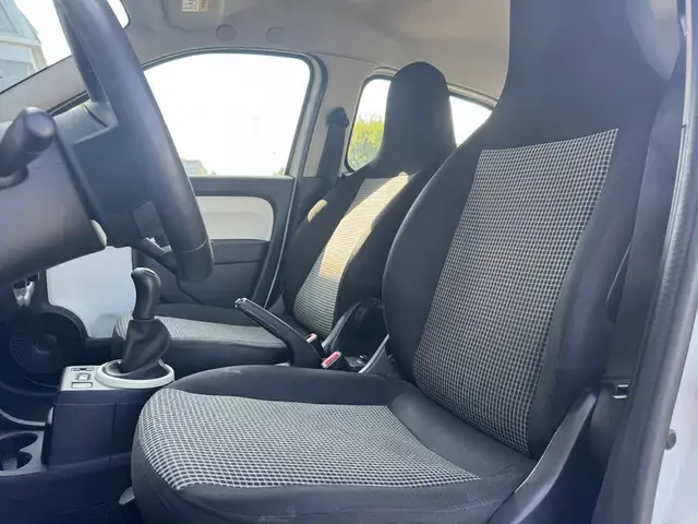 Renault Twingo view 9