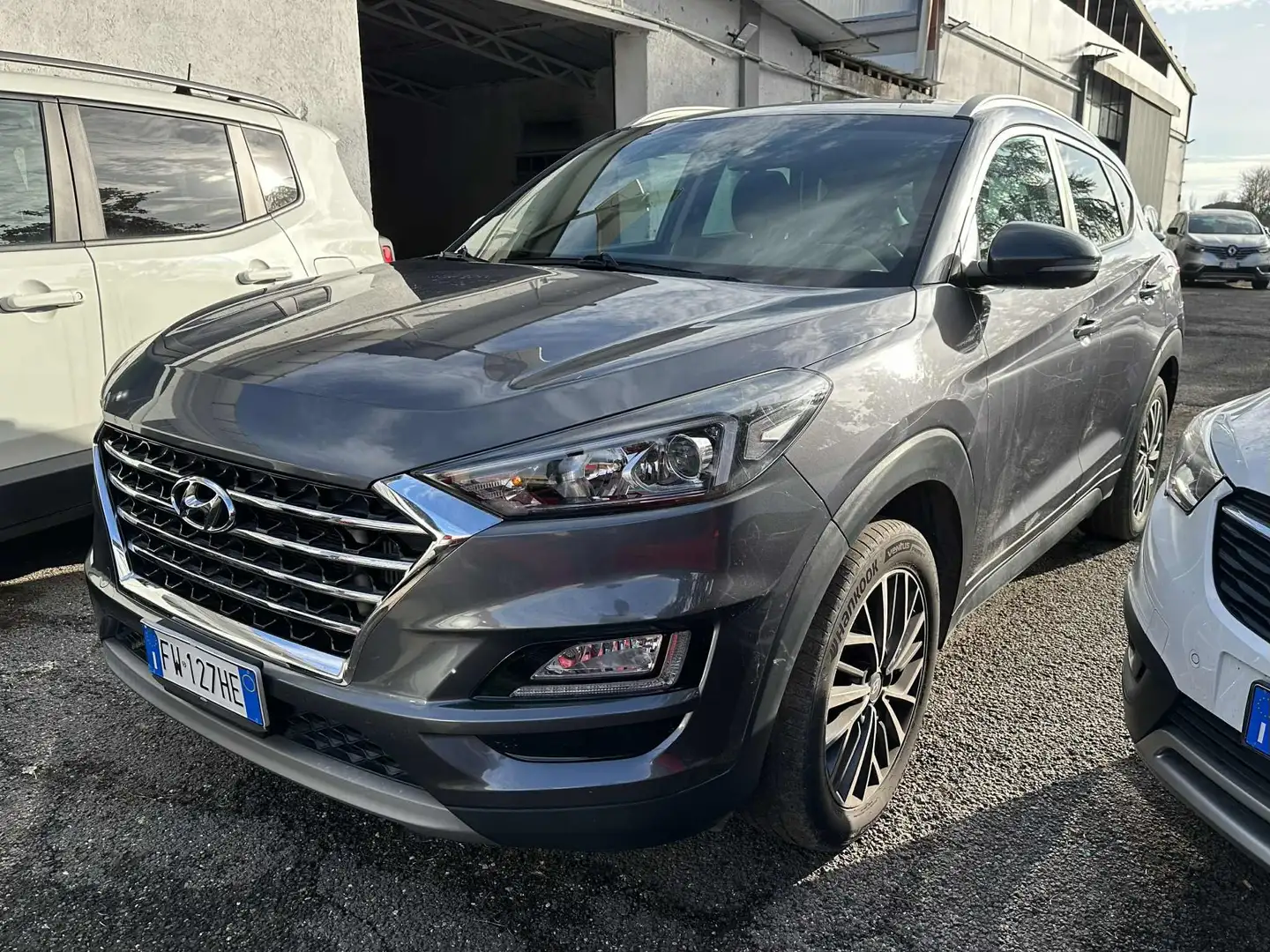 Hyundai TUCSON Tucson II 1.6 crdi Xtech 2wd 115cv Gris - 1