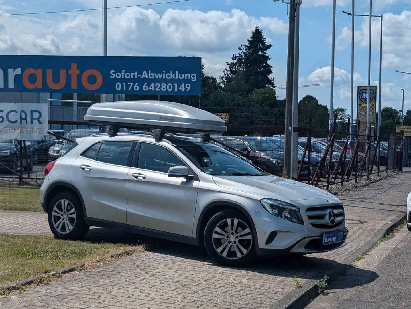 Mercedes-Benz GLA 180 GLA -Klasse GLA 180 URBAN*NAVI*PDC V-H !! Argento - 2