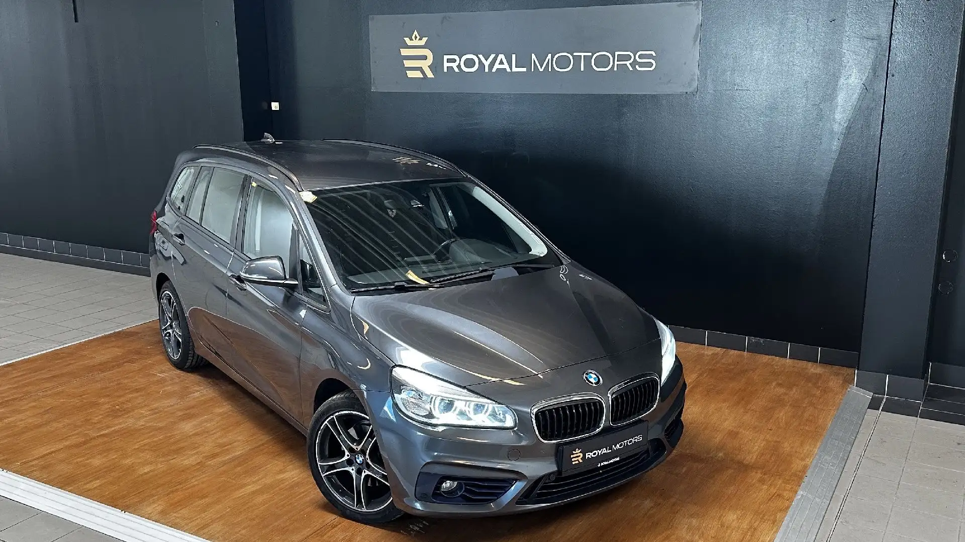 BMW 218 Gran Tourer - 218d Sport Line Grau - 2