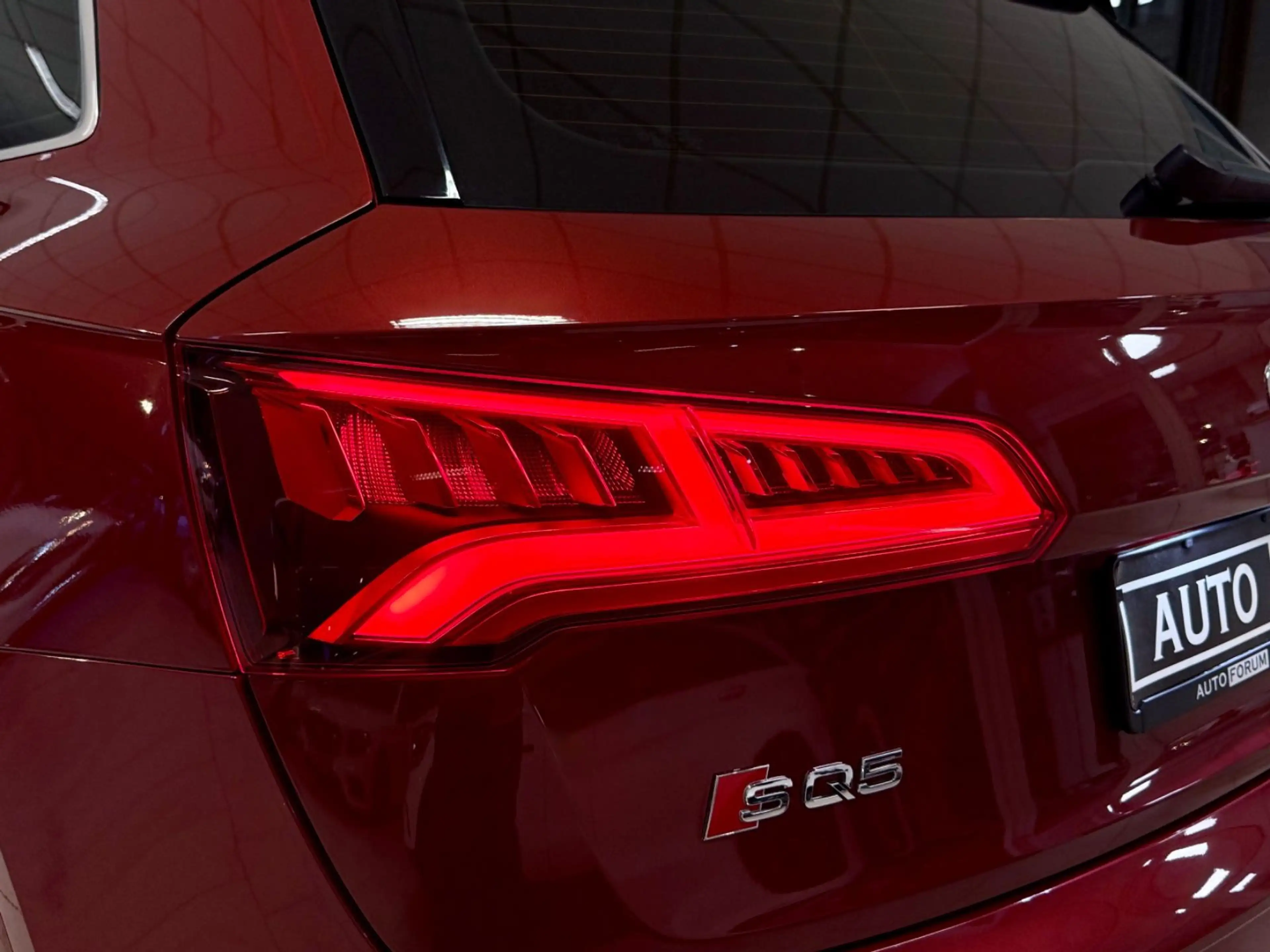 Audi SQ5 3.0 TFSI QUATTRO AHK LEDER NAVI B&O MATRIX — photo 11