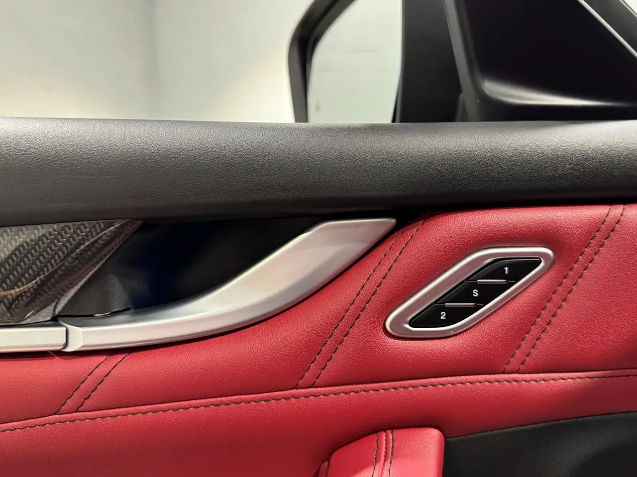 Maserati Levante снимка Maserati Levante