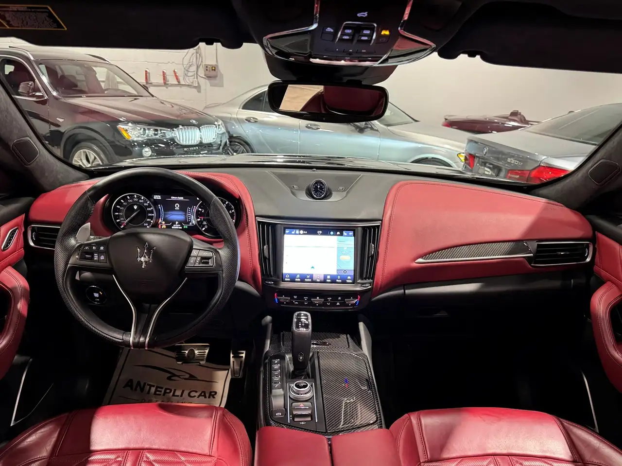 Maserati Levante снимка Maserati Levante