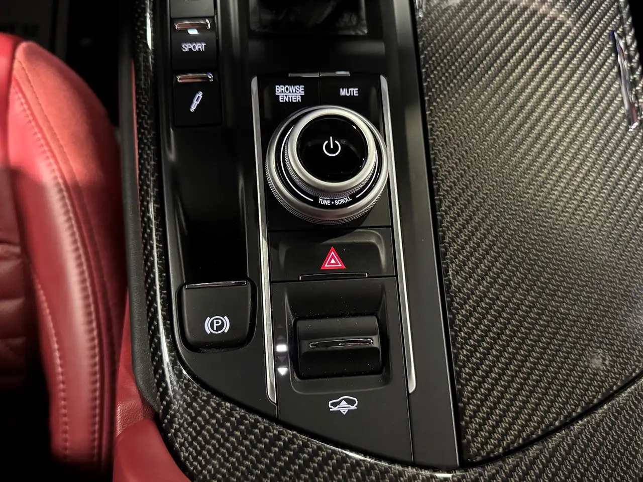 Maserati Levante снимка Maserati Levante