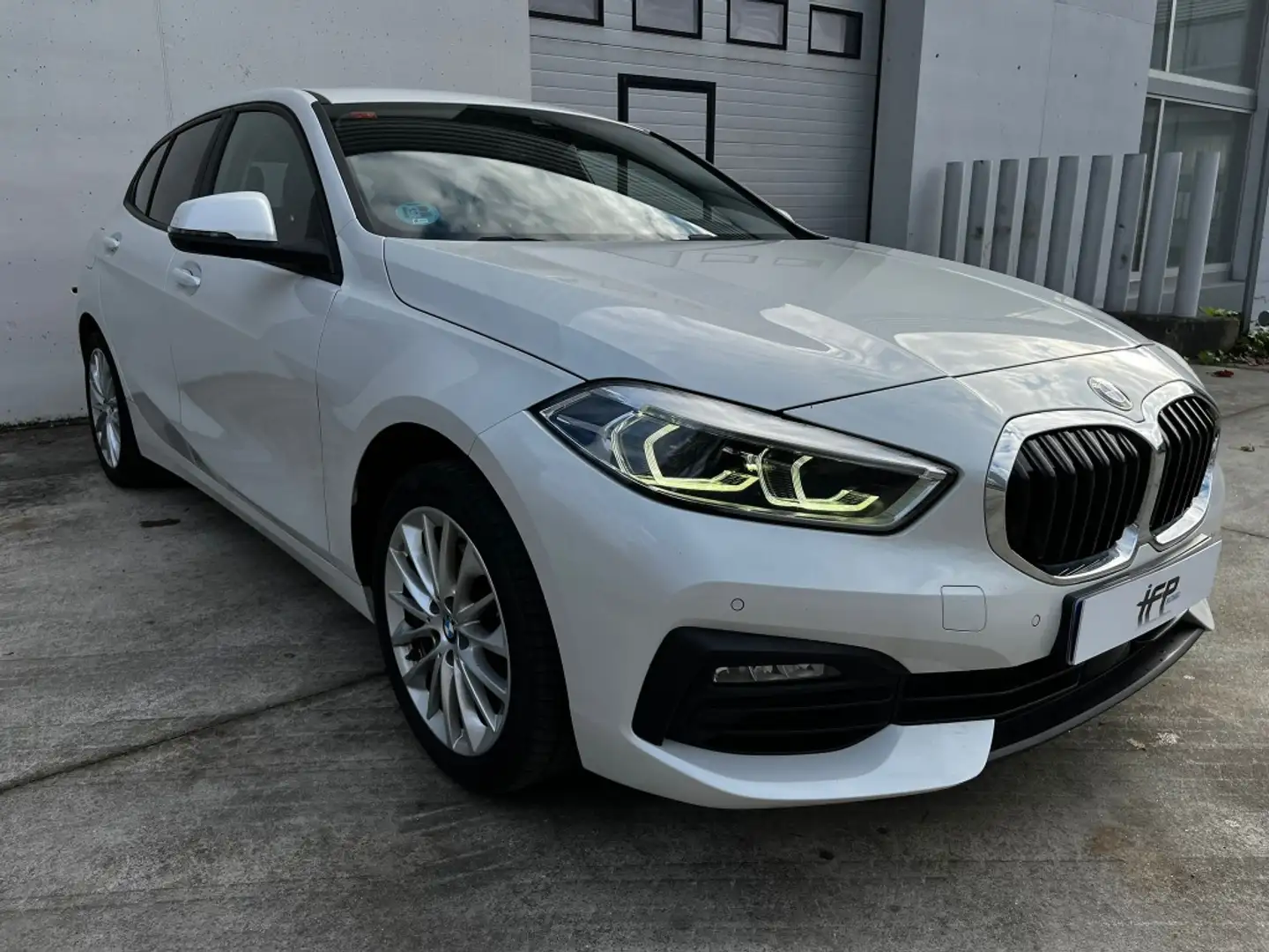 BMW 118 118i Sport Blanc - 1