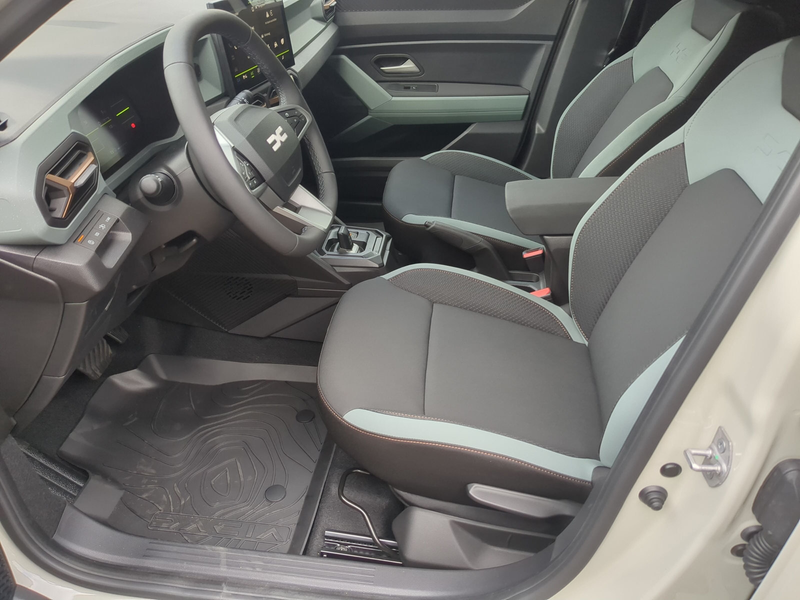 Dacia Duster Hybrid 155 Extreme SHZ LED RFK PDC — photo 5