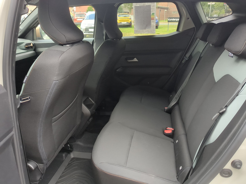 Dacia Duster Hybrid 155 Extreme SHZ LED RFK PDC — photo 10