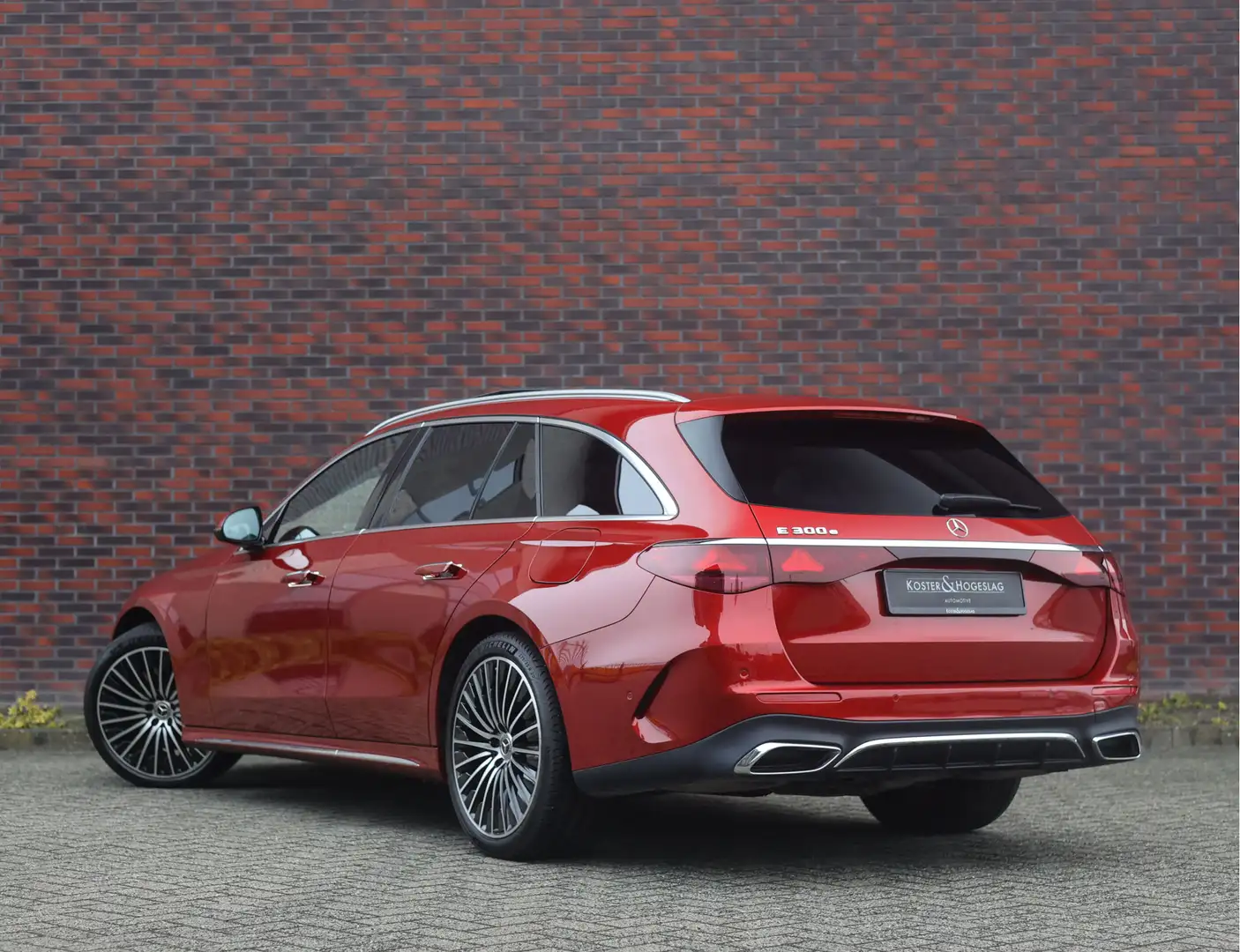 Mercedes-Benz E 300 Estate 300e | AMG - Manufaktur - HUD - Airmatic Rood - 2