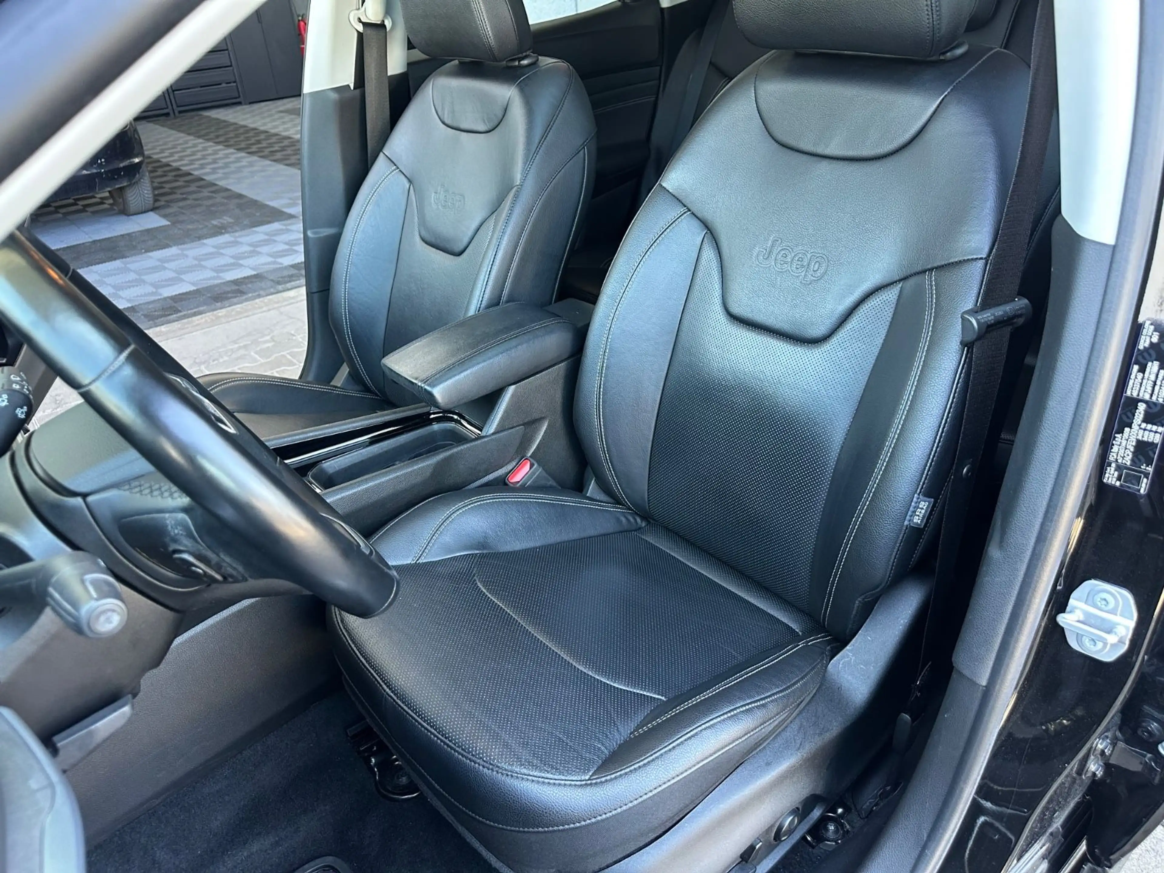 Jeep Compass S Plug-In Hybrid 4WD Panorama/Leder/R-Ka — photo 11