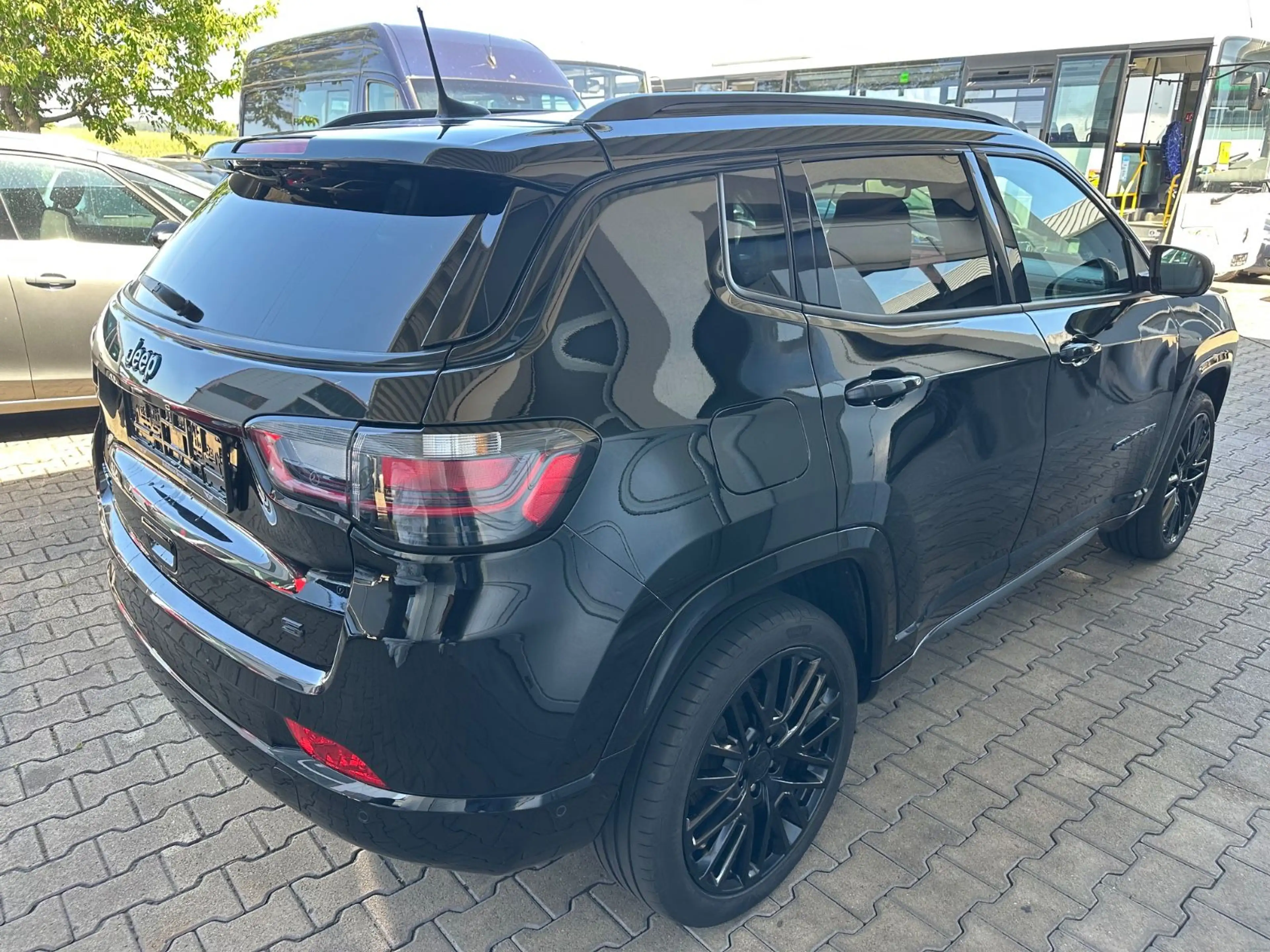 Jeep Compass S Plug-In Hybrid 4WD Panorama/Leder/R-Ka — photo 12