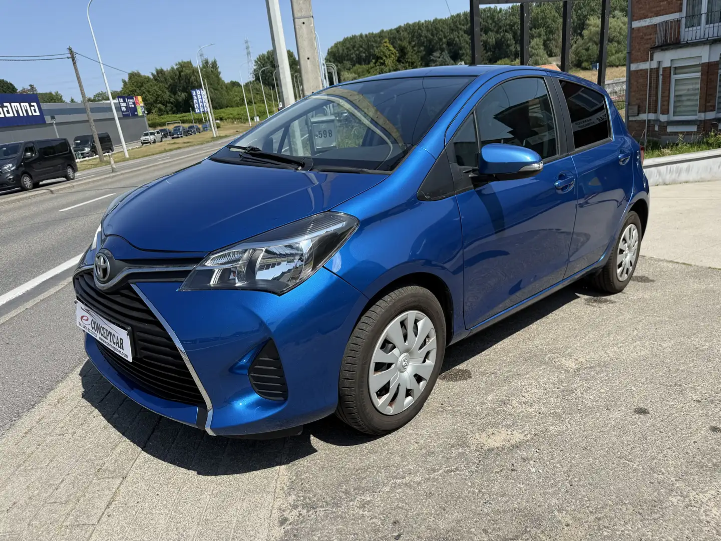 Toyota Yaris 1.33i VVT-i Design // EURO 6 // - 1