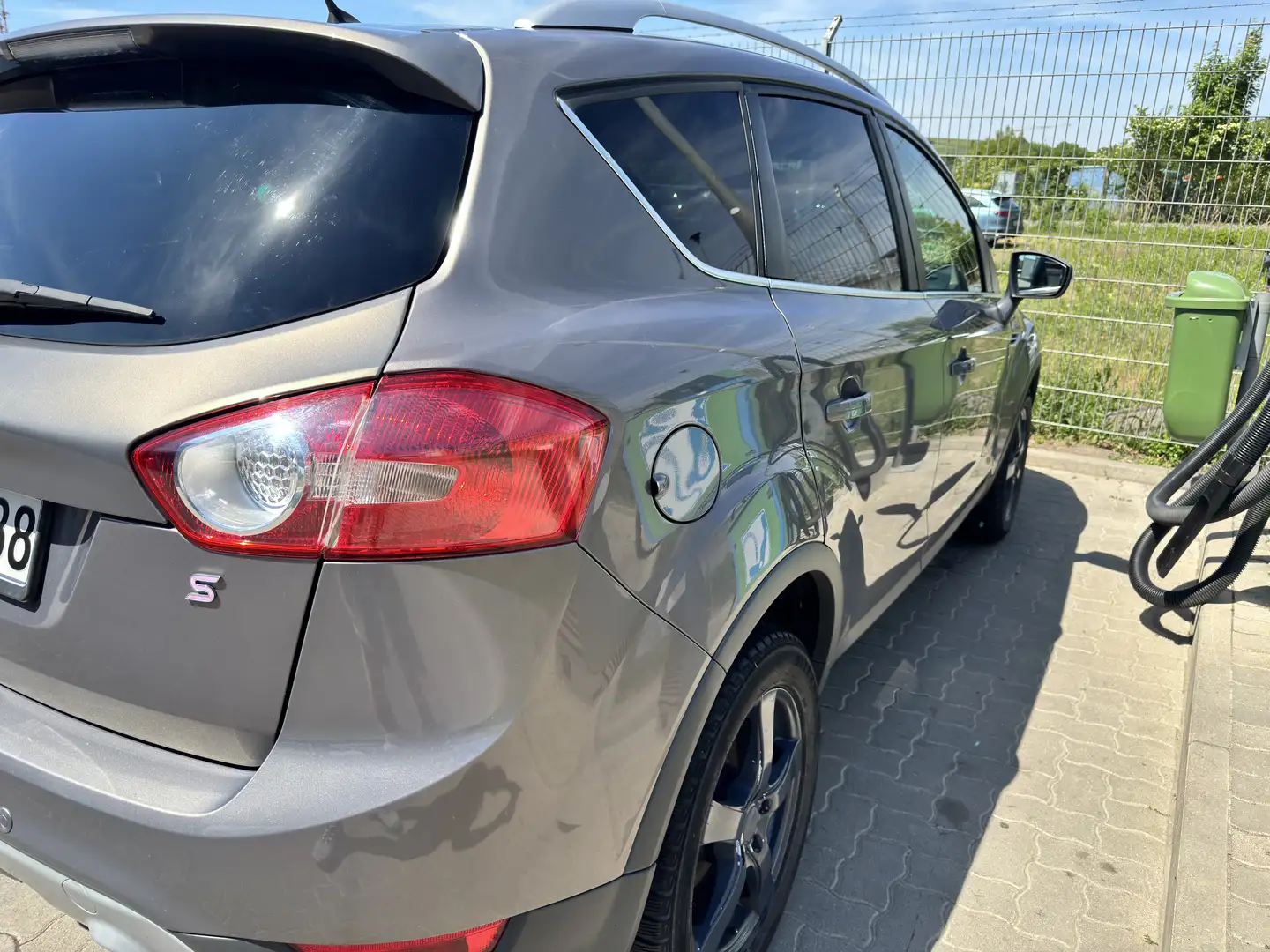 Ford Kuga S 2.0 TDCi 4x4 Plus Editionsmodell - 2