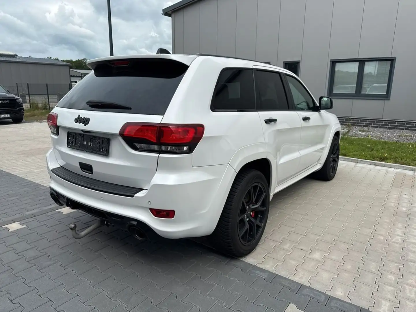 Jeep Grand Cherokee 6.4 V8 HEMI SRT Weiß - 2