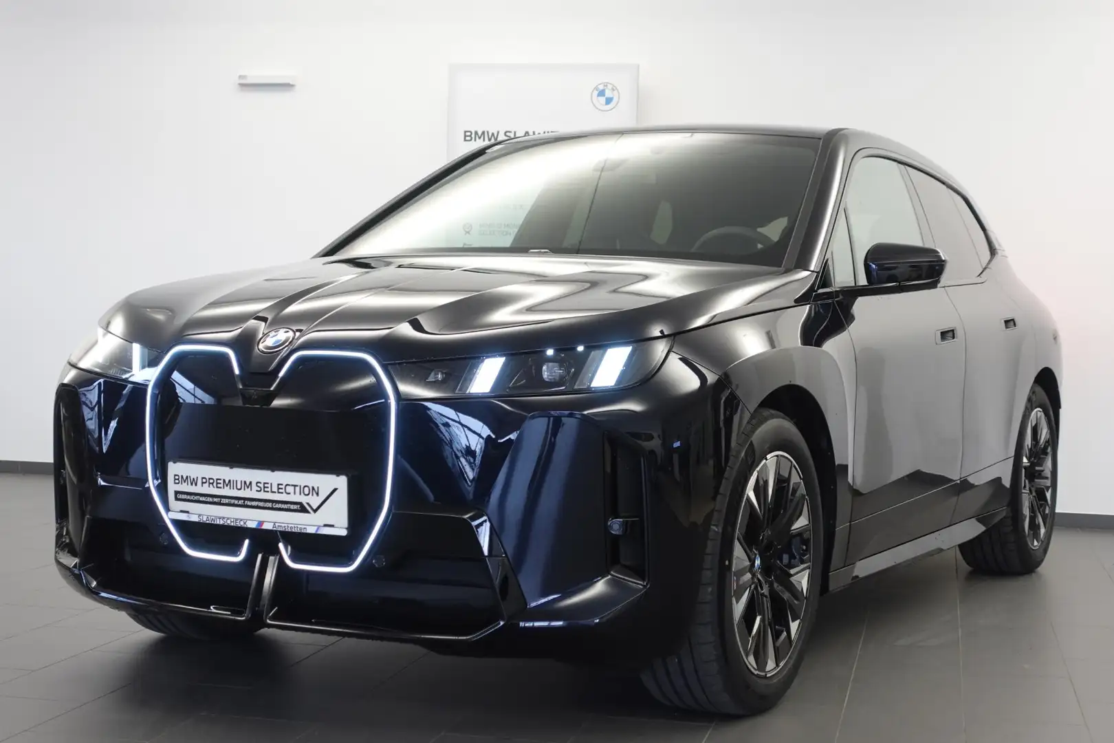 BMW iX xDrive45 I20 Schwarz - 1