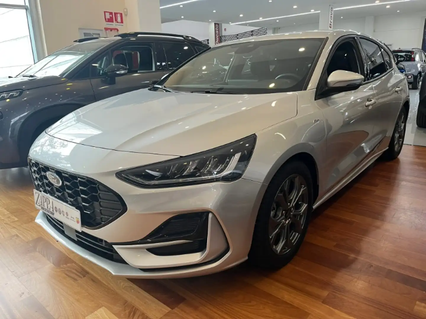 Ford Focus 1.0 EcoBoost Hybrid 125 CV 5p. ST-Line Grigio - 1