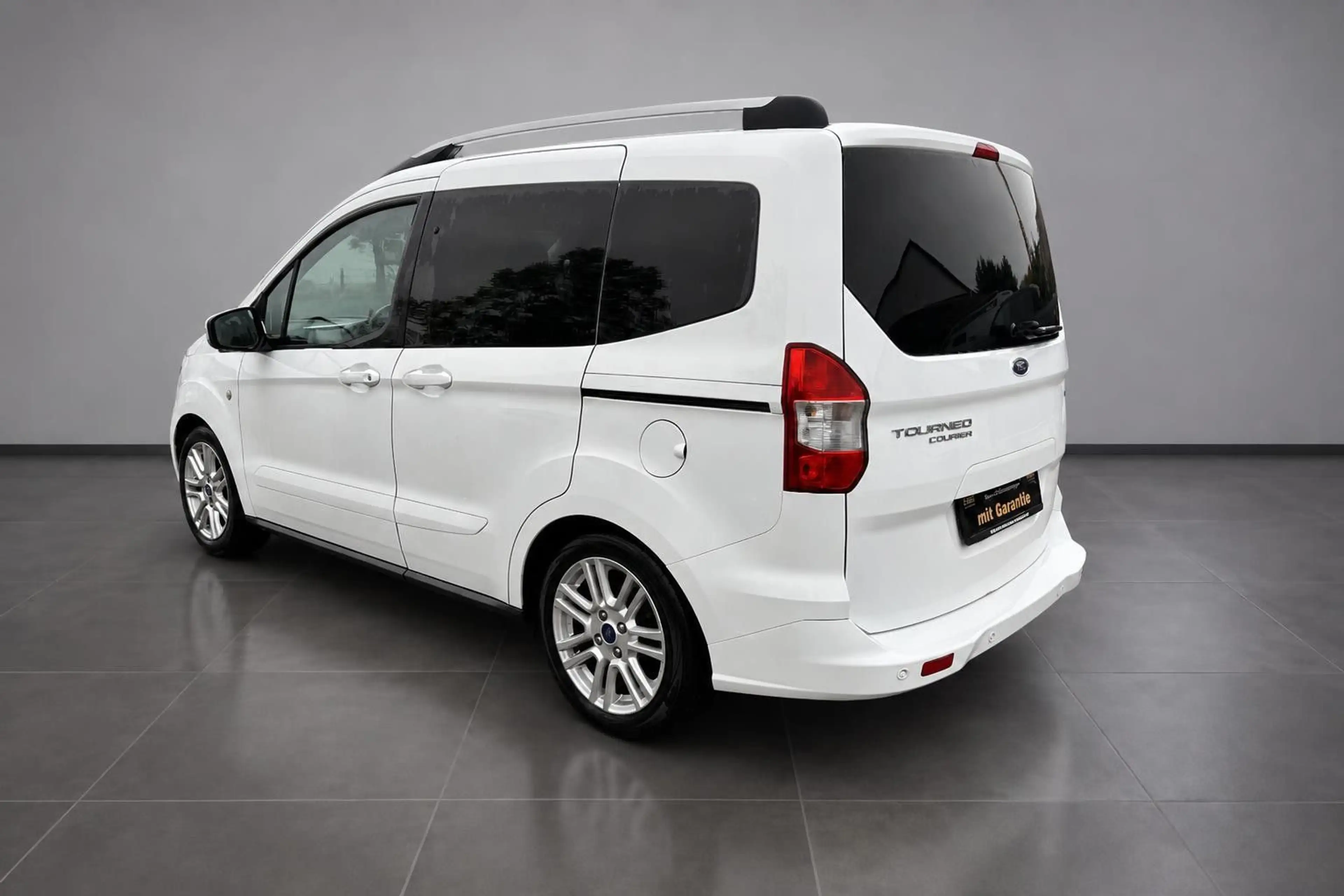 Ford Tourneo Courier Titanium Zahnriemen gewechselt — photo 7
