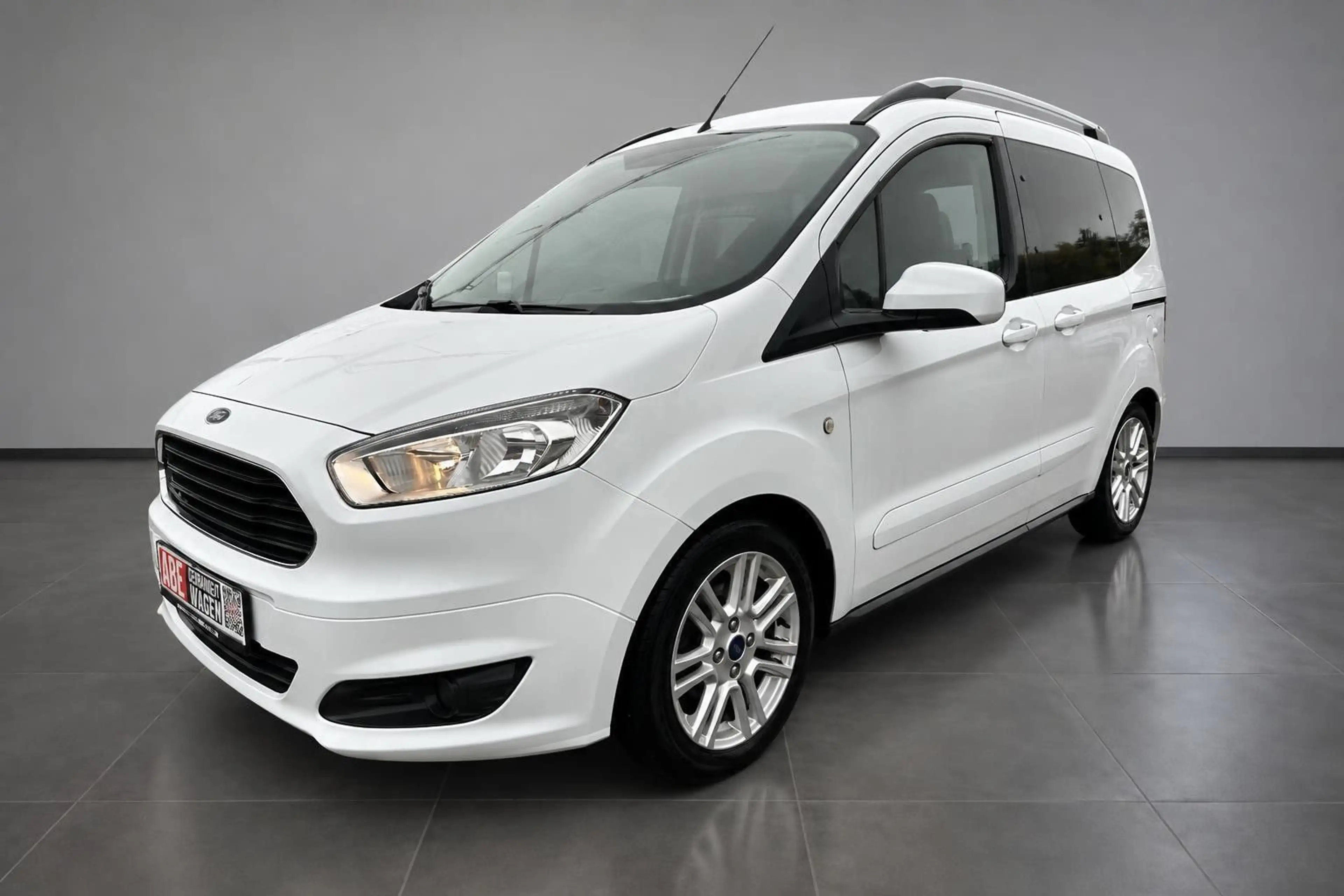 Ford Tourneo Courier Titanium Zahnriemen gewechselt