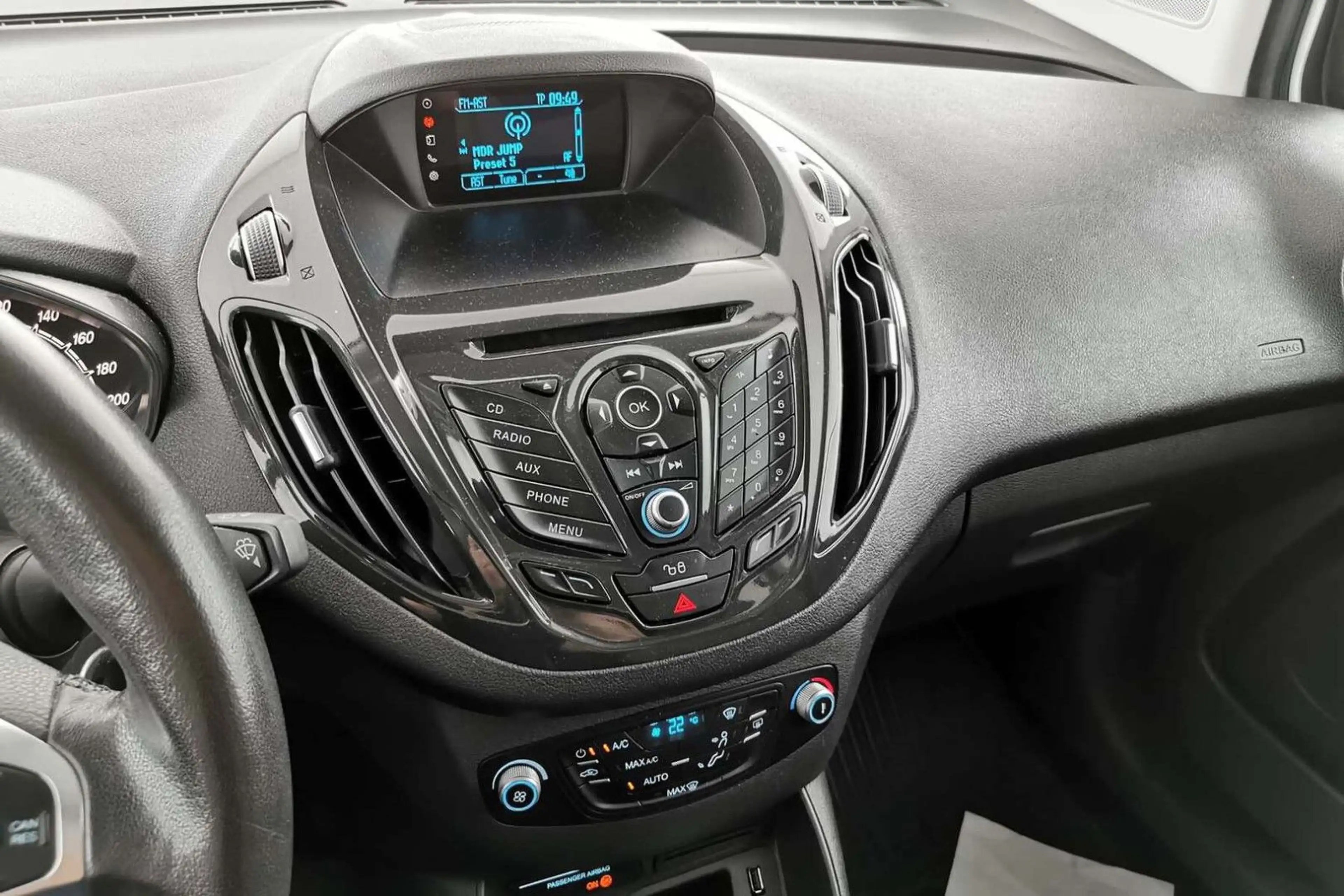 Ford Tourneo Courier Titanium Zahnriemen gewechselt — photo 14