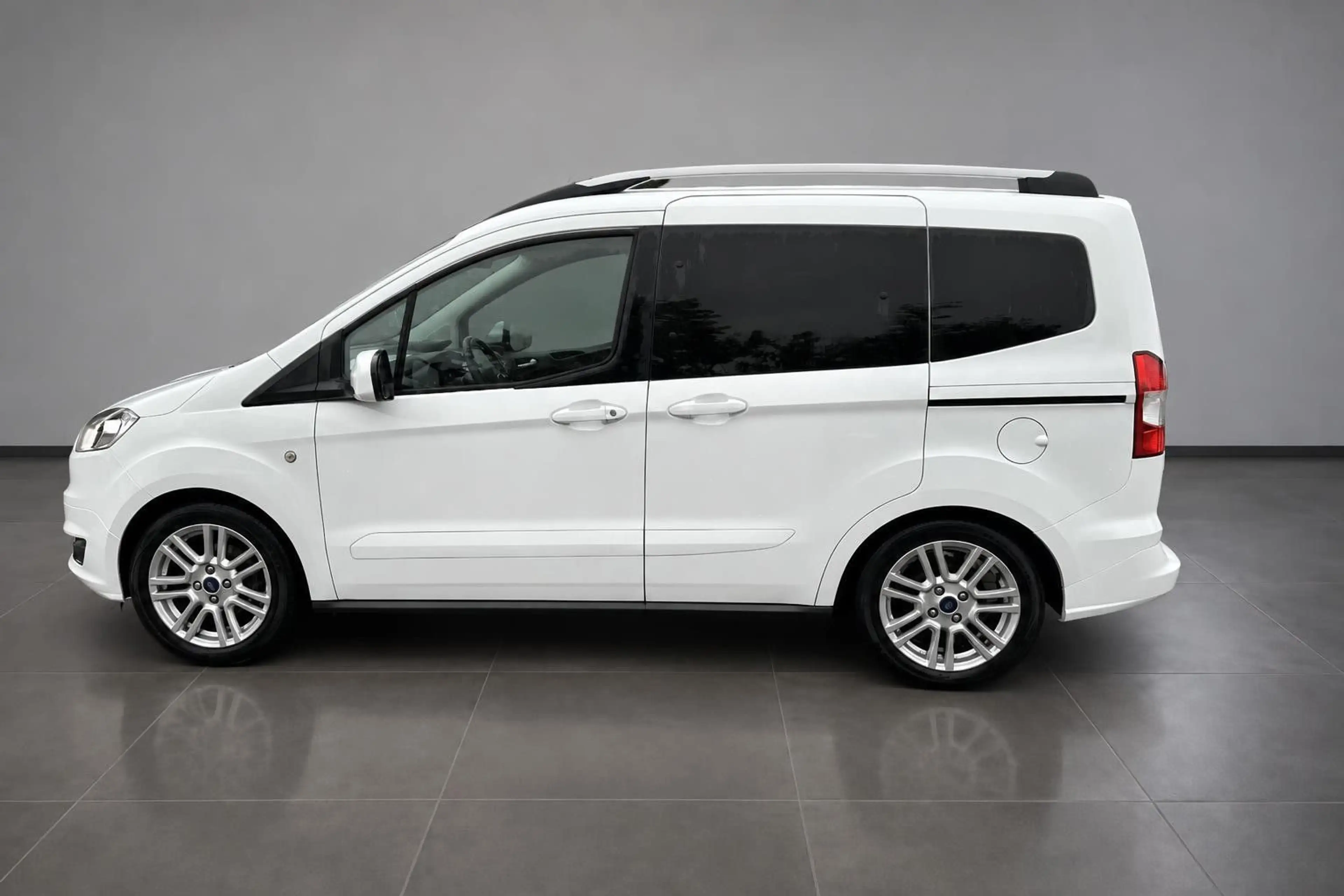 Ford Tourneo Courier Titanium Zahnriemen gewechselt — photo 8