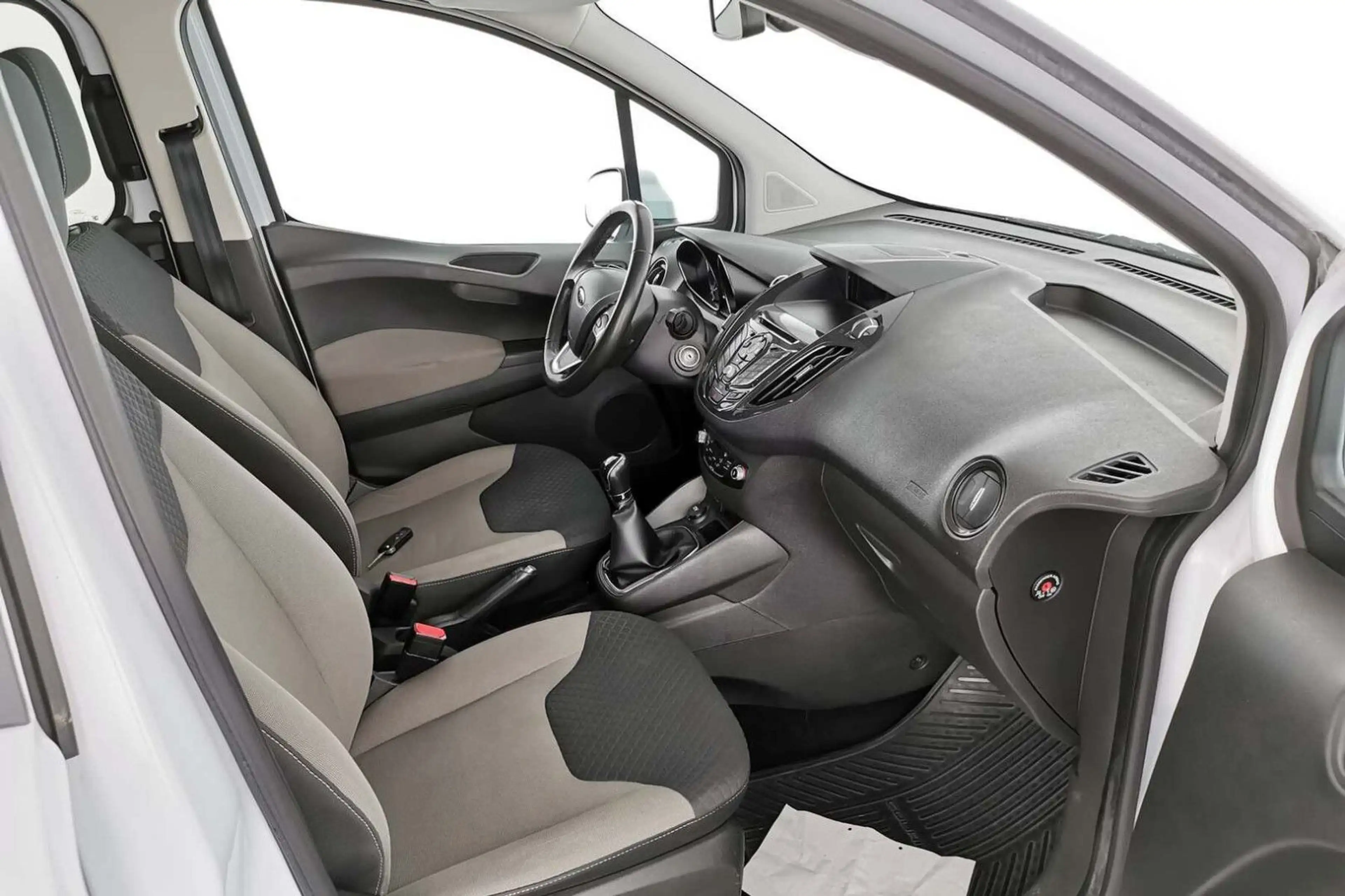 Ford Tourneo Courier Titanium Zahnriemen gewechselt — photo 10