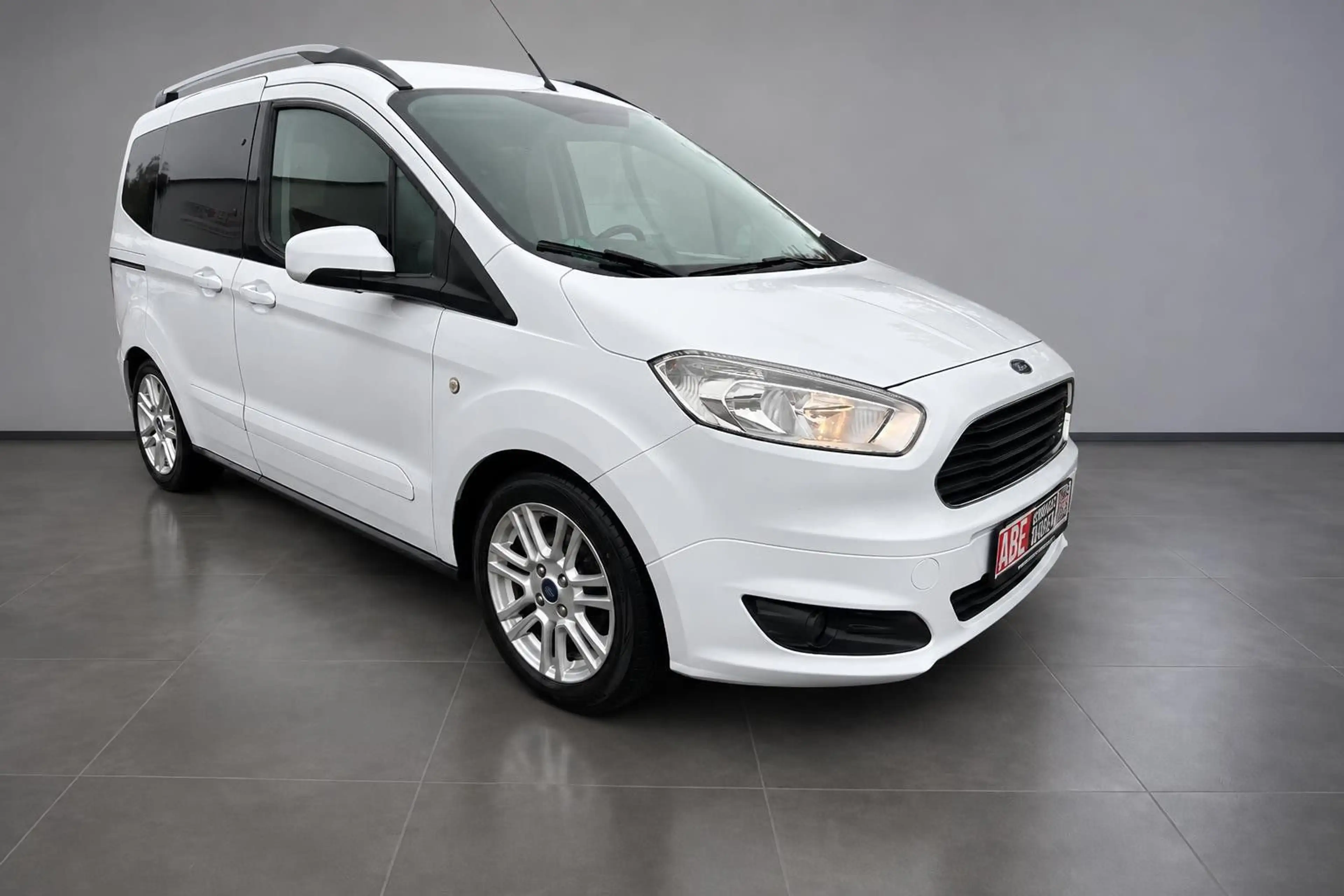 Ford Tourneo Courier Titanium Zahnriemen gewechselt — photo 3