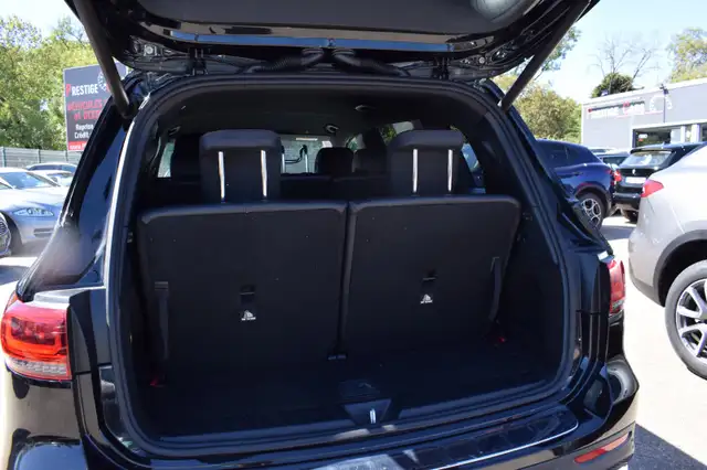 Mercedes-Benz GLB view 11
