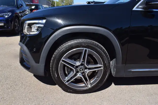 Mercedes-Benz GLB view 12