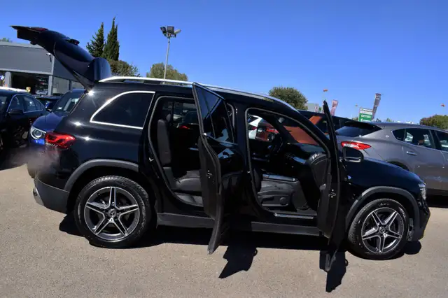 Mercedes-Benz GLB view 9