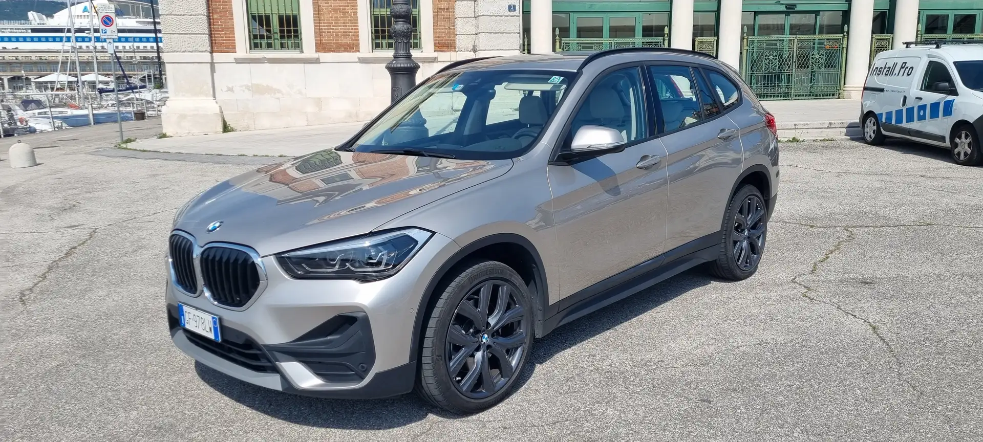 BMW X1 XDrive 20d xLine Plus auto Bronze - 1