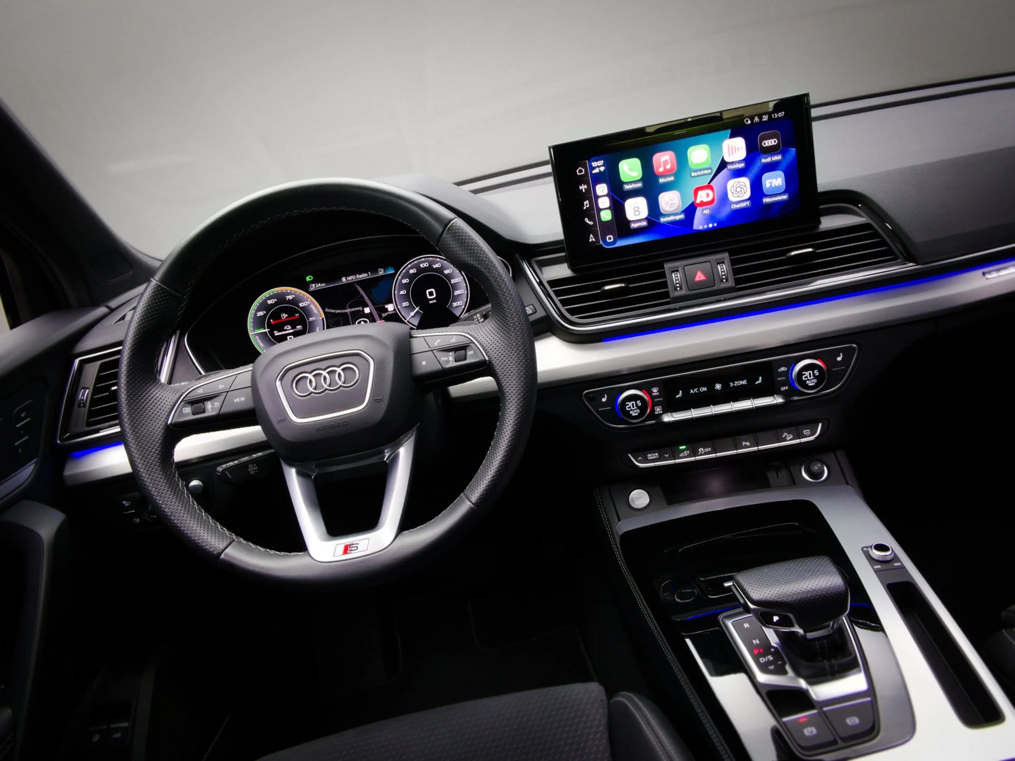 Audi Q5 55 TFSI e S-Line Edition Competition (PANO, B&O, H — photo 26