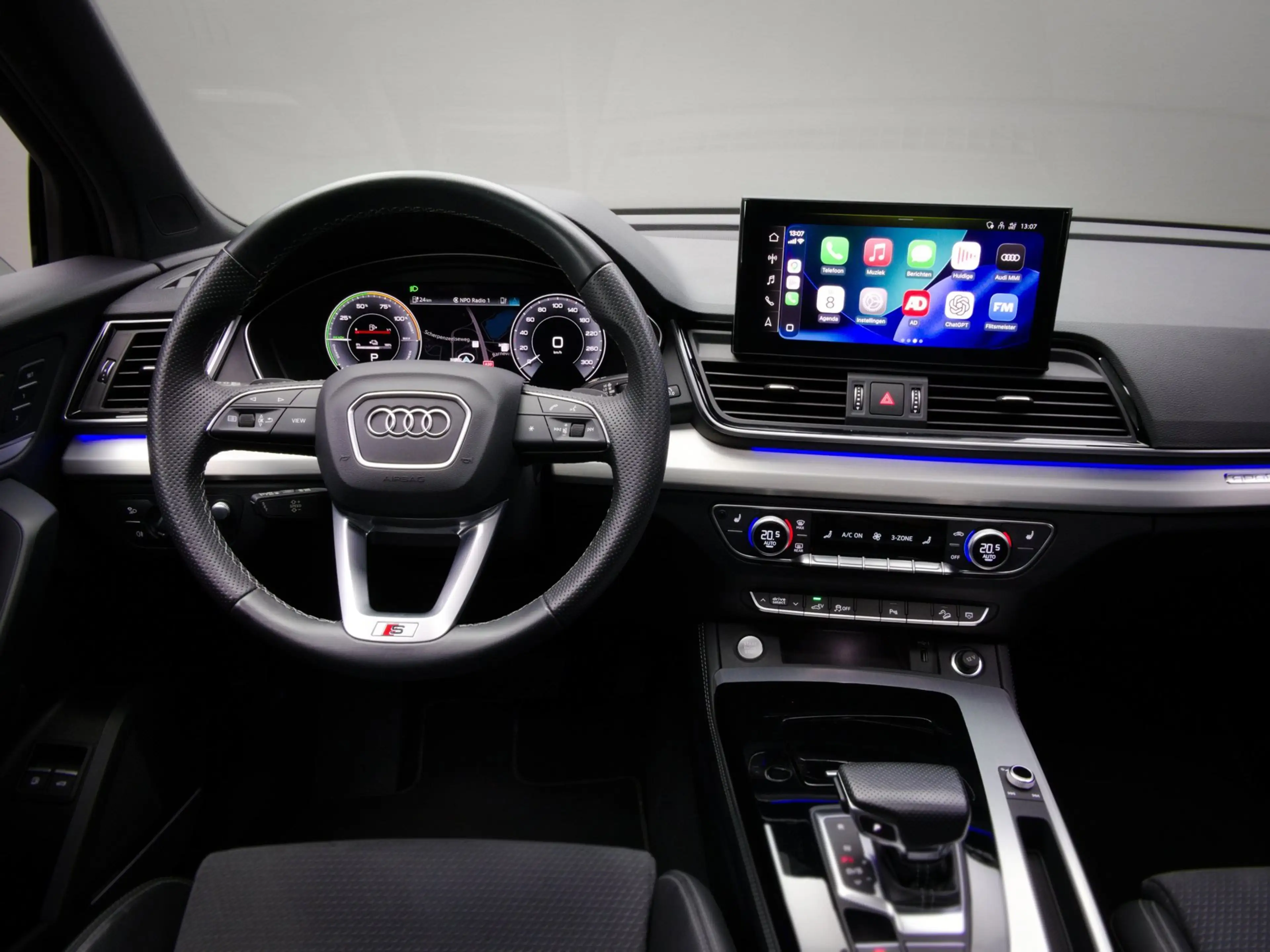 Audi Q5 55 TFSI e S-Line Edition Competition (PANO, B&O, H — photo 21