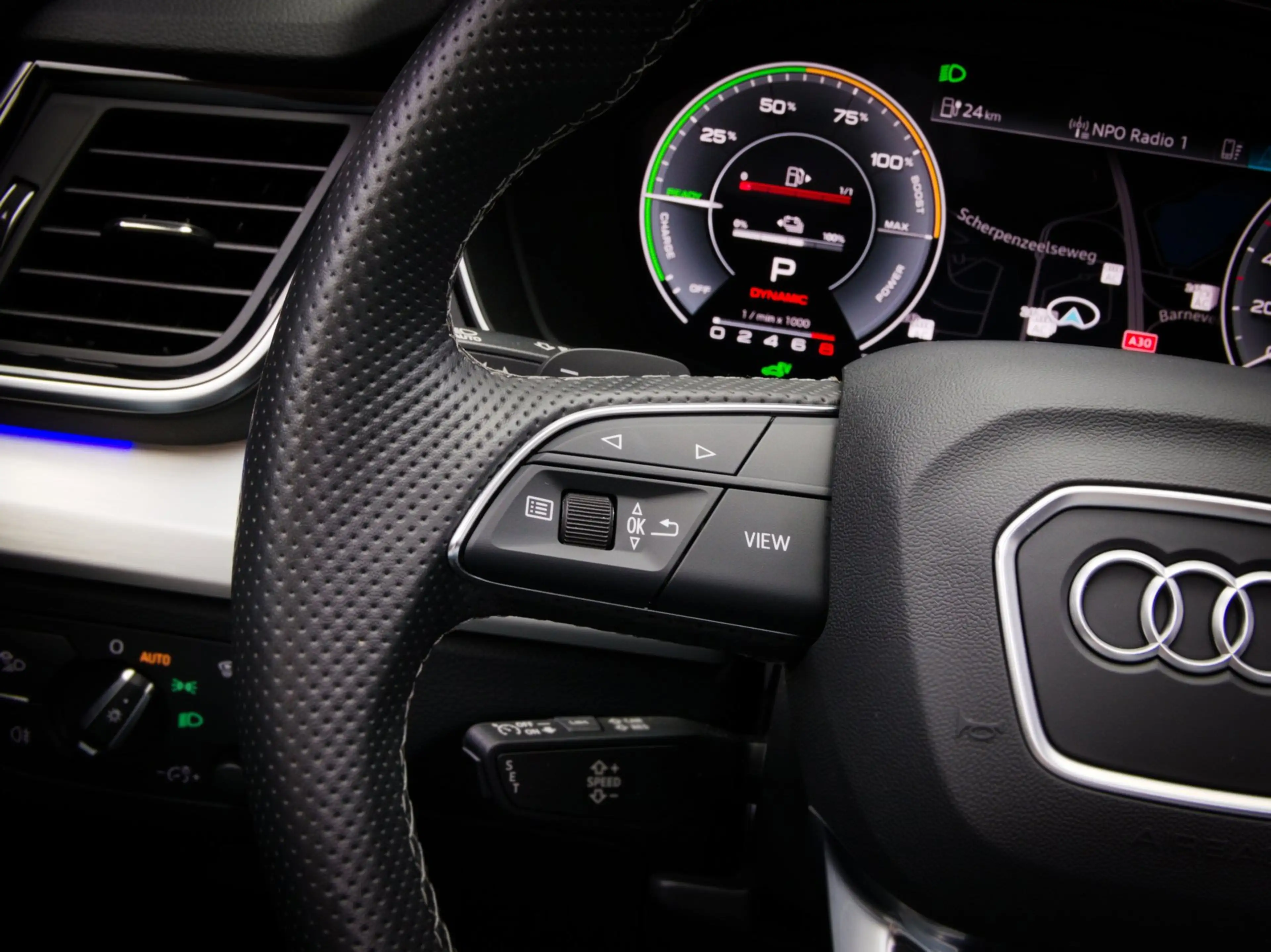 Audi Q5 55 TFSI e S-Line Edition Competition (PANO, B&O, H — photo 32