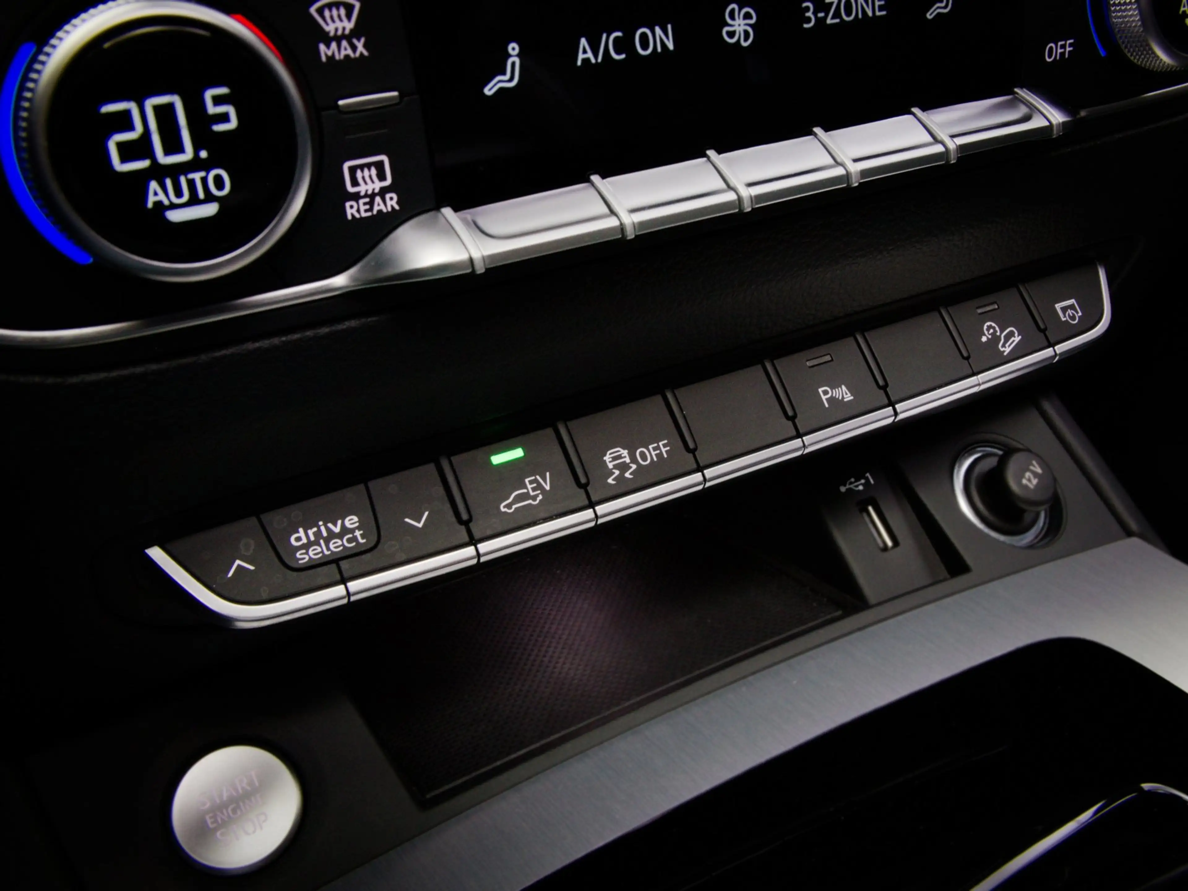 Audi Q5 55 TFSI e S-Line Edition Competition (PANO, B&O, H — photo 48