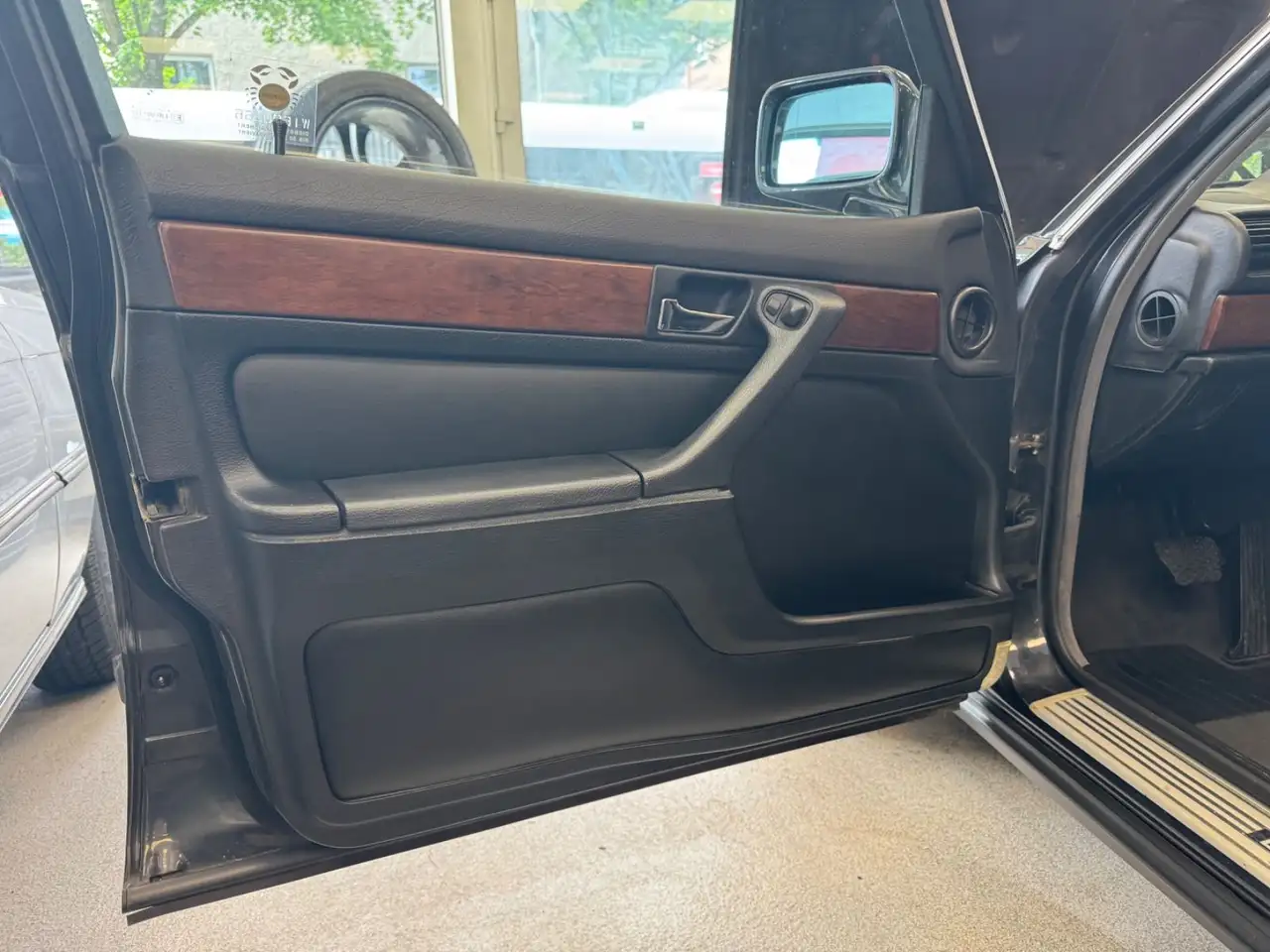 BMW 730 i V8 E32 Autom/ KlimaAut./ H-Zu./ AHK/ LEDER, foto 11