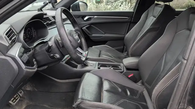 Audi Q3 view 28