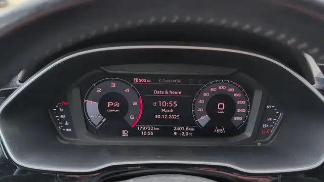 Audi Q3 view 12
