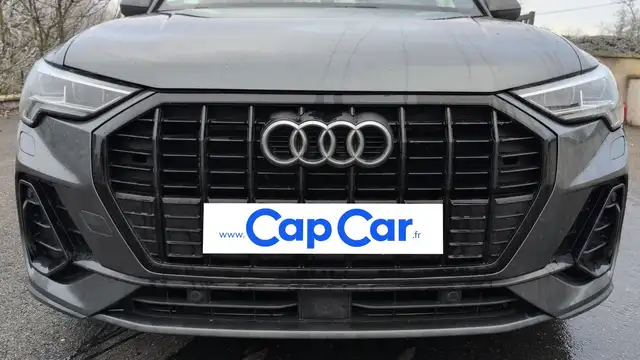 Audi Q3 view 20