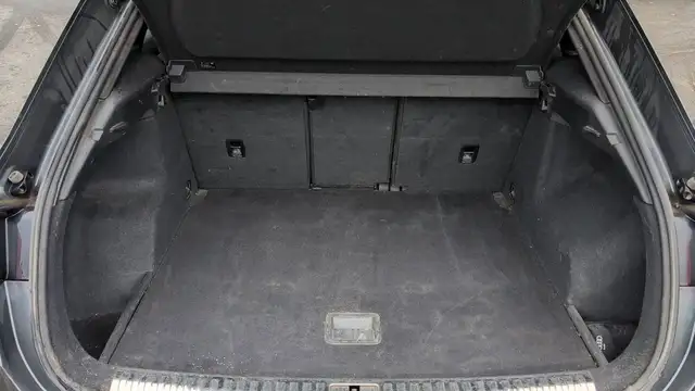 Audi Q3 view 14