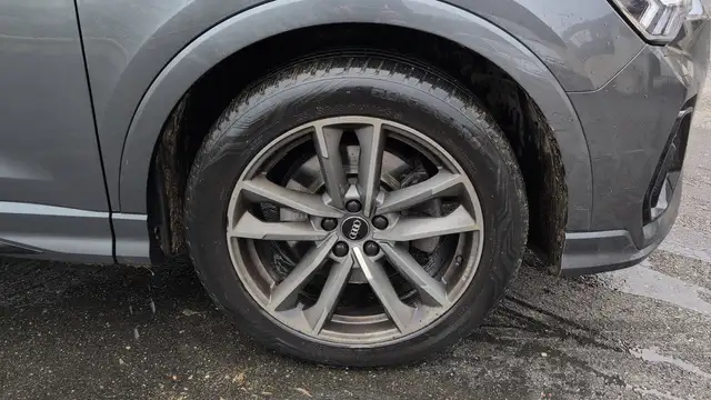 Audi Q3 view 17