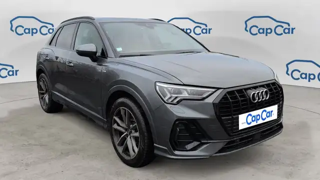 Audi Q3 view 29