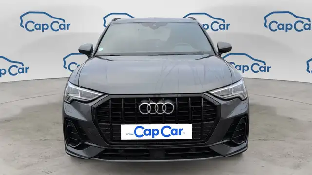Audi Q3 view 5