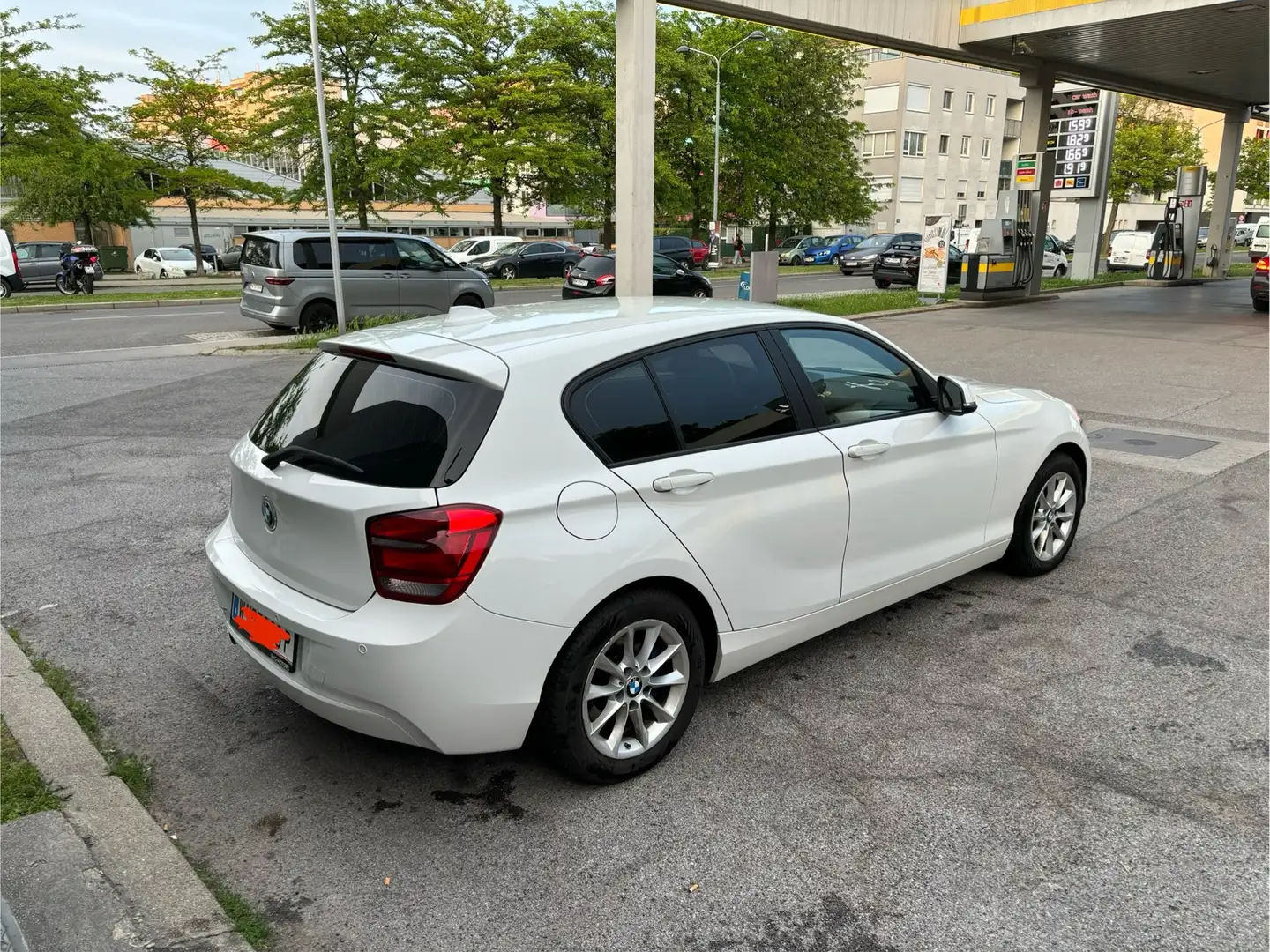 BMW 120 120d xDrive Österreich-Paket , tip top Weiß - 2