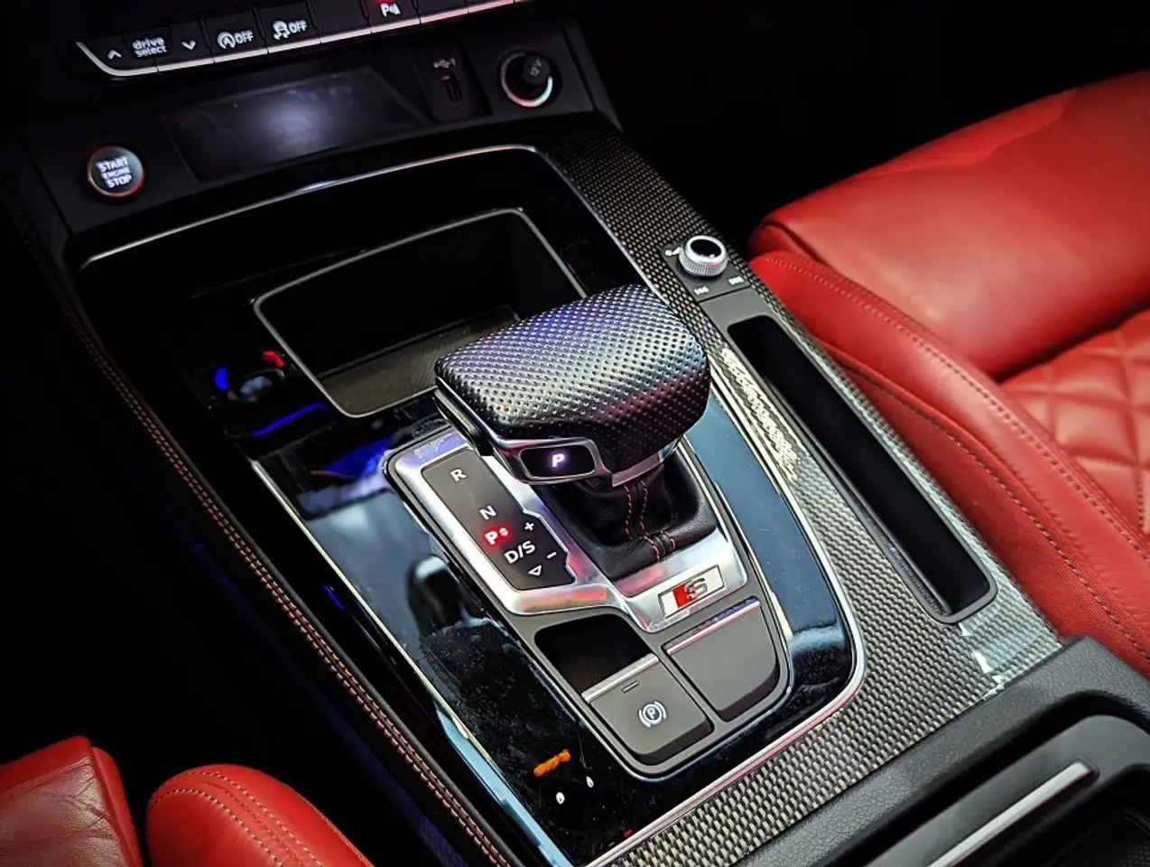 Audi SQ5 снимка Audi SQ5