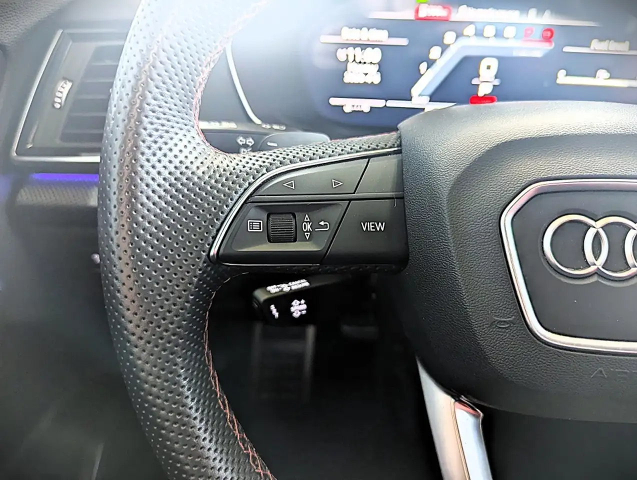 Audi SQ5 снимка Audi SQ5