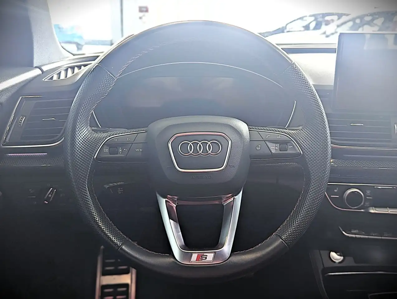 Audi SQ5 снимка Audi SQ5