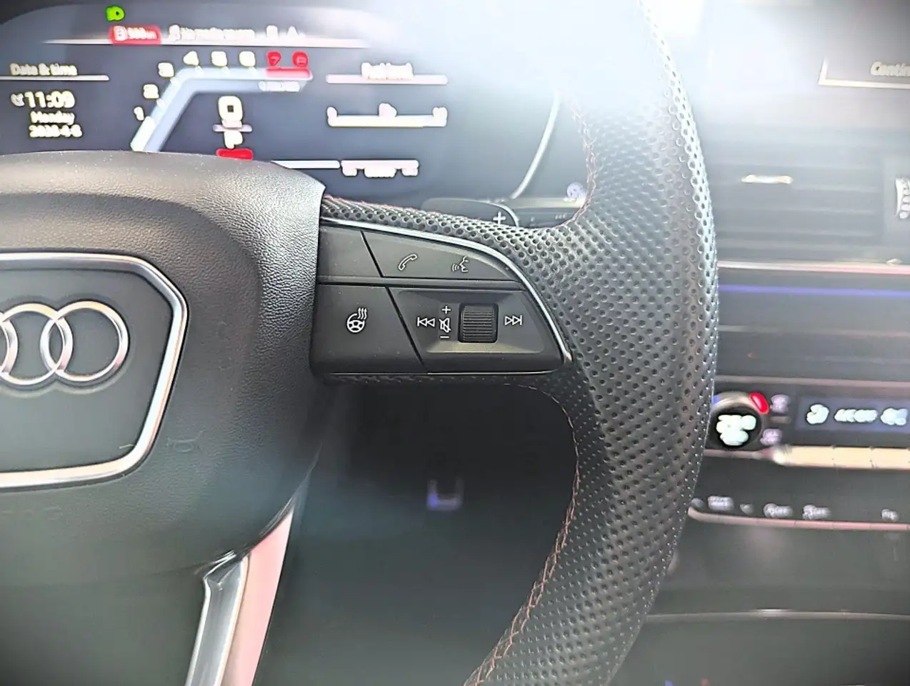 Audi SQ5 снимка Audi SQ5