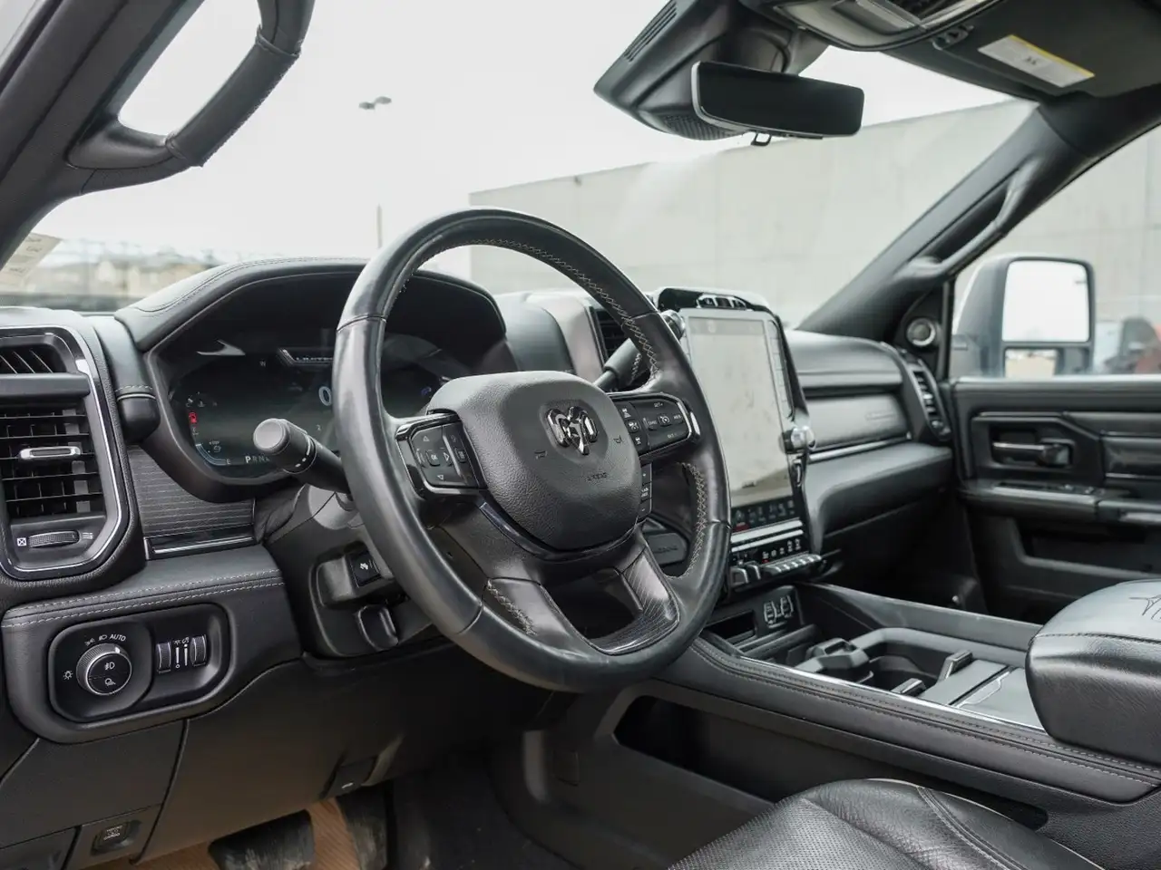 RAM 3500 снимка RAM 3500