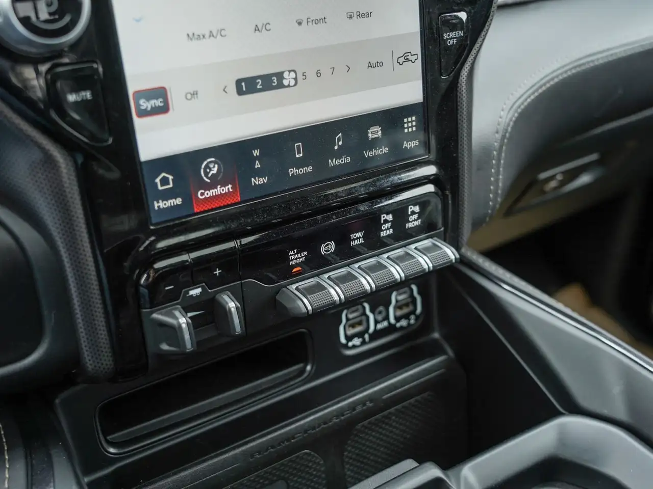 RAM 3500 снимка RAM 3500