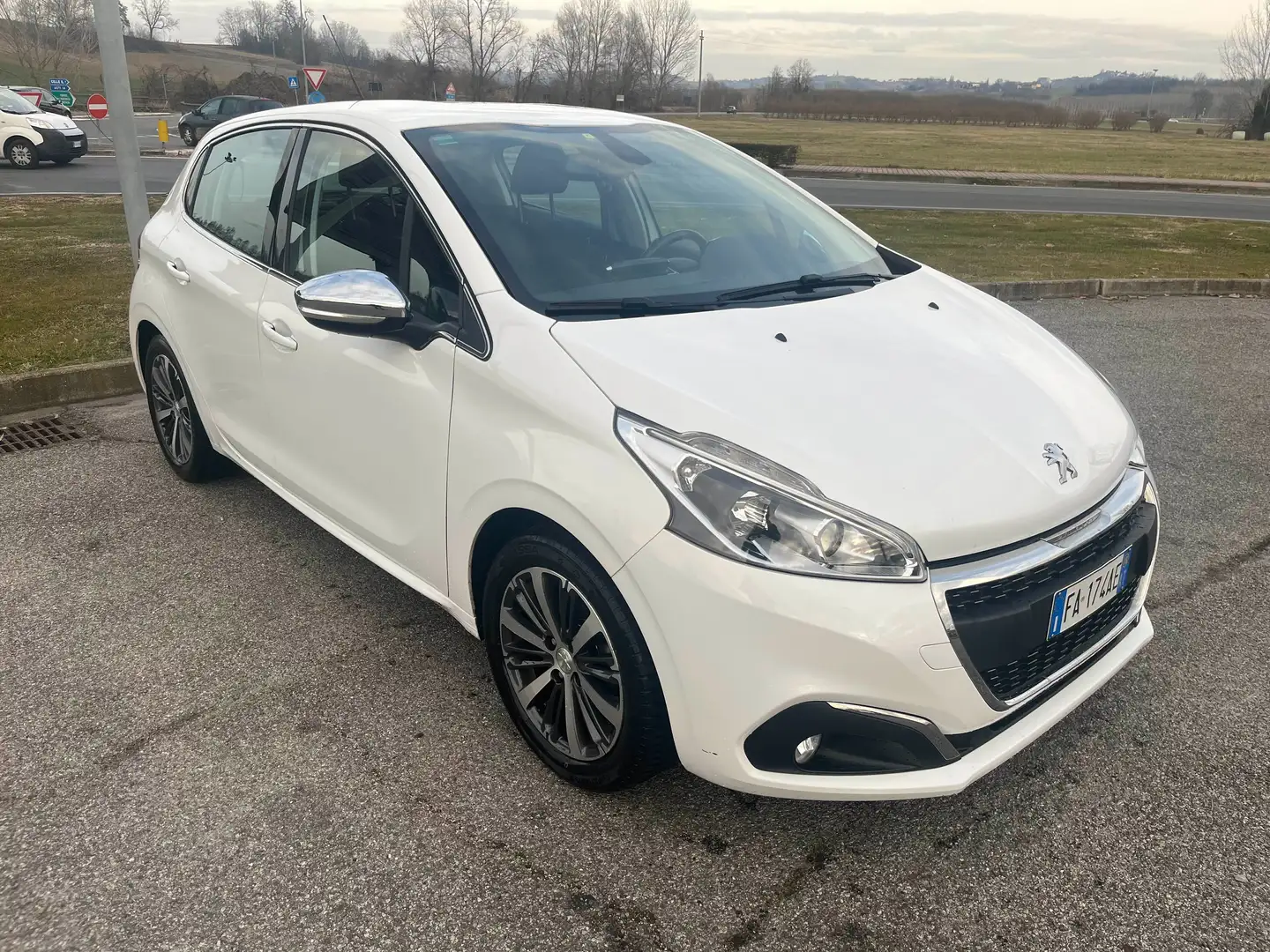 Peugeot 208 208 5p 1.6 e-hdi 8v Allure s Bianco - 2