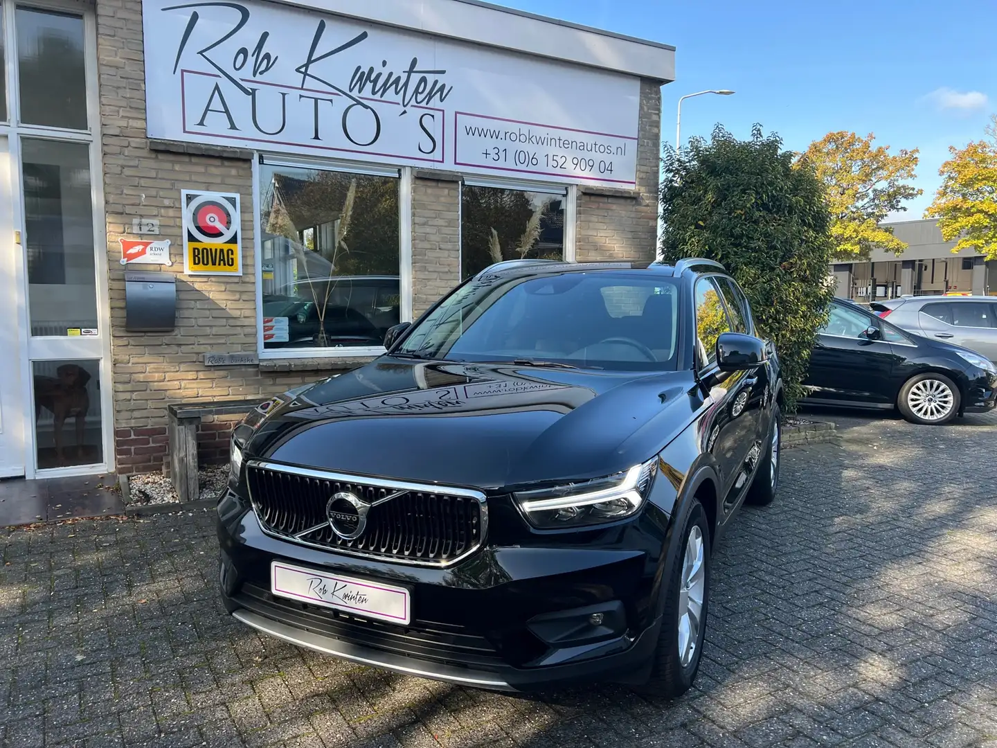 Volvo XC40 1.5 T2 Momentum Pro Zwart - 2